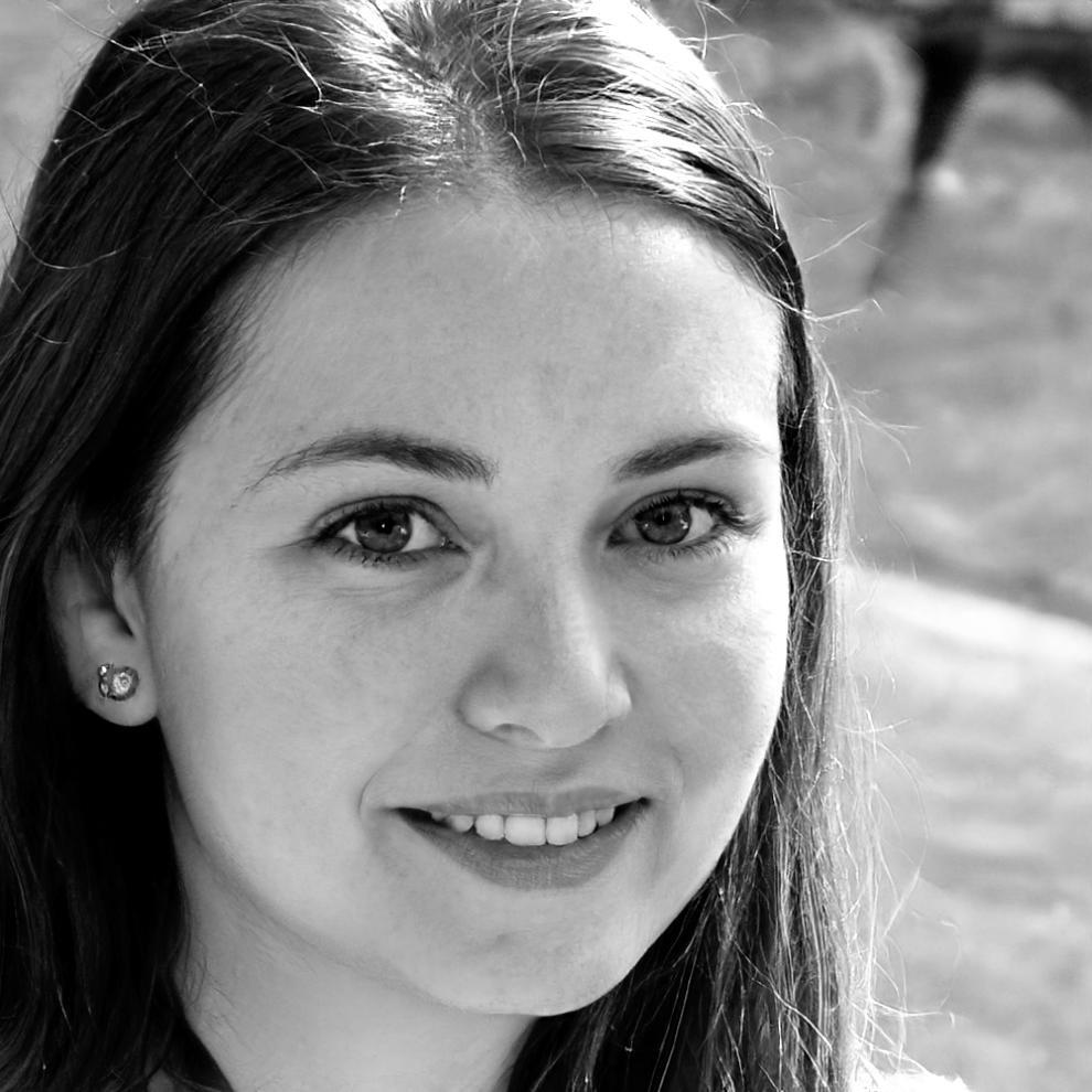 Portrait de Zephyrine Duskfall, spécialiste en planification budgétaire